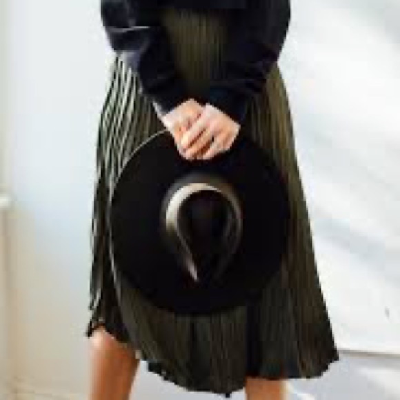 [SOLD] Revolve Vince Crushed Drape Pleated Satin Skirt in Mineral Pine Small - Picture 2 of 16